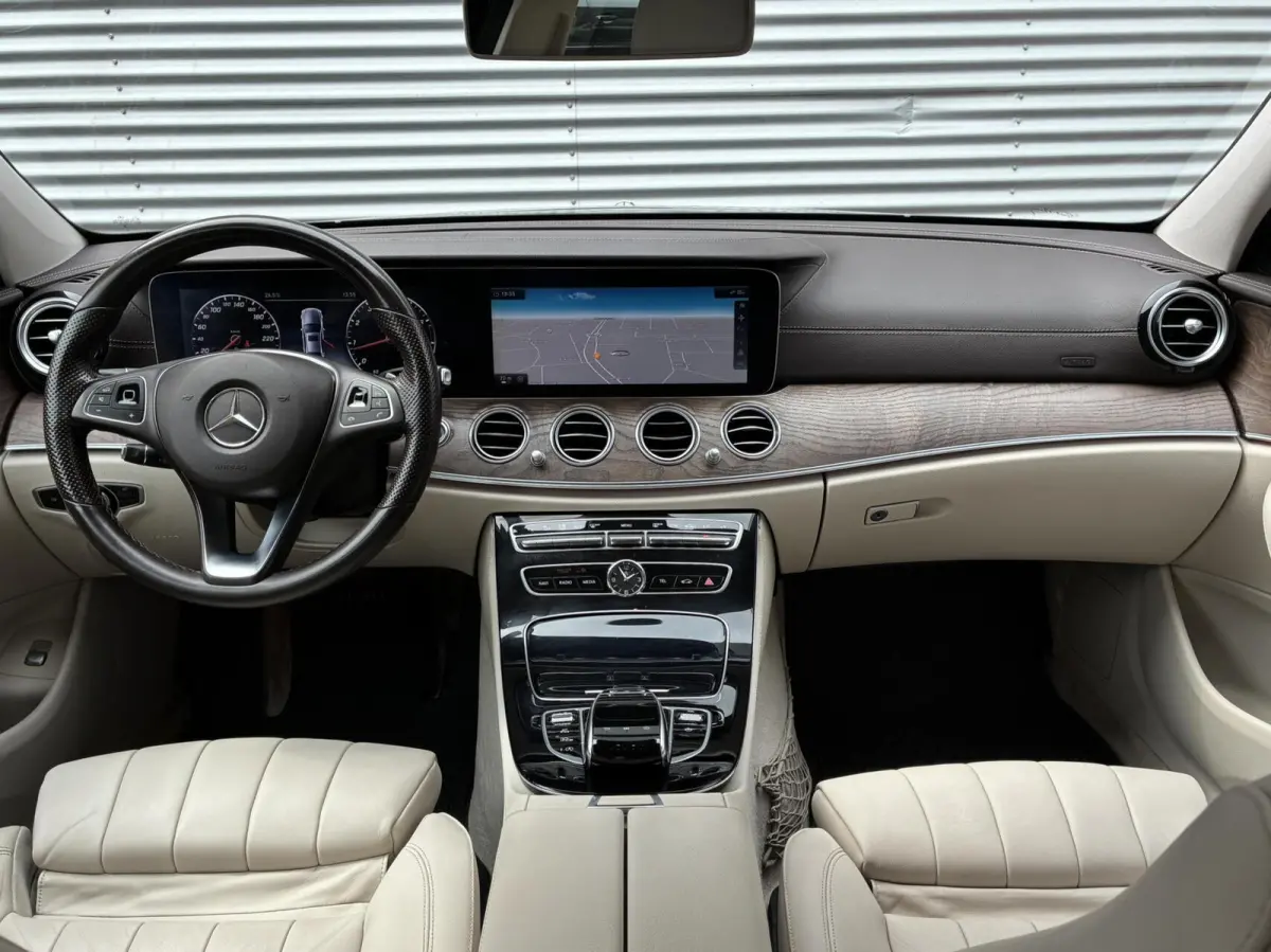 E200 Autom Leer Navi 360 Camera Nl Auto 16 Nieuw Model Uniek 98163 Km Eerste Eigenaar Vol Opties Perfecte Staat