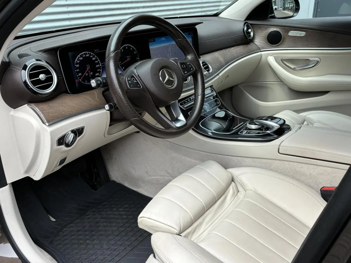 E200 Autom Leer Navi 360 Camera Nl Auto 16 Nieuw Model Uniek 98163 Km Eerste Eigenaar Vol Opties Perfecte Staat