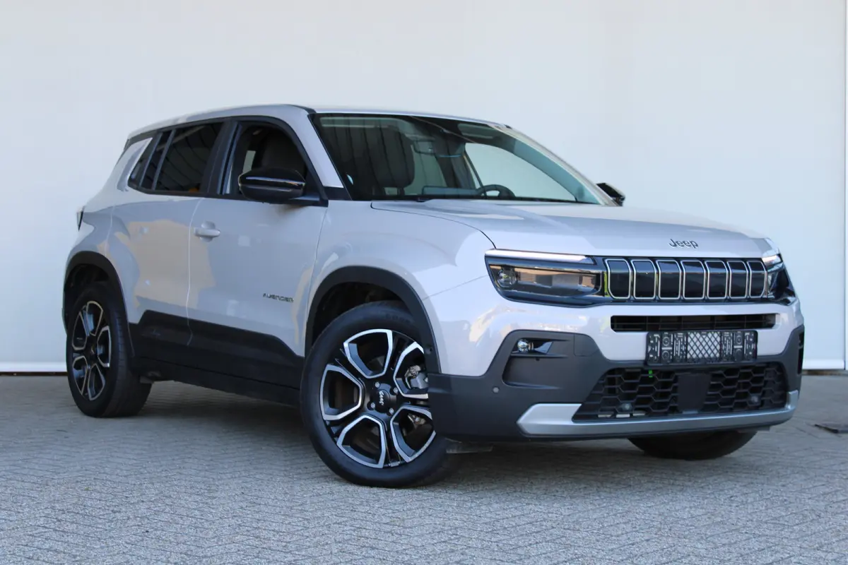 Summit 54 kWh | SOH 98% | Camera | Adaptive cruise control | Full LED | Apple Carplay/ Android Auto |