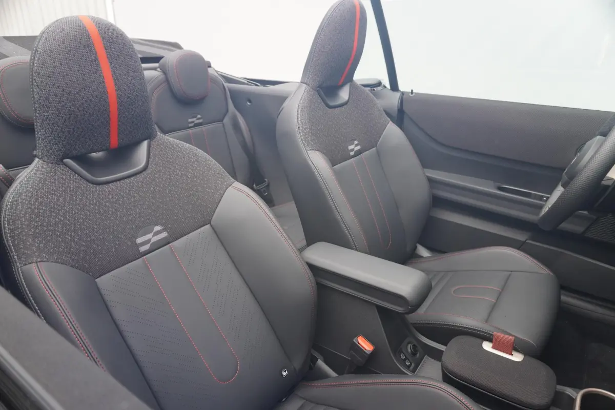 2.0 S John Cooper Works XL | John Cooper Works uitvoering | Pakket XL | Stoelverwarming | Stuurwielverwarming