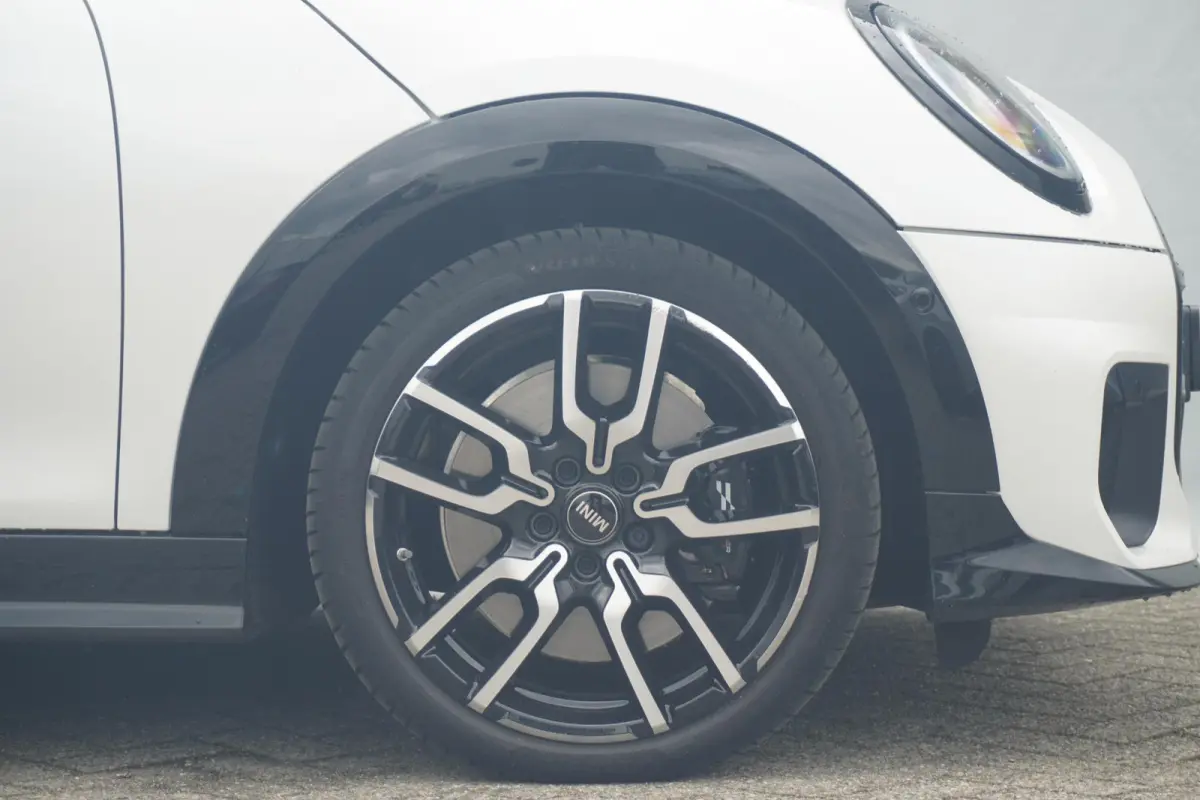 2.0 S John Cooper Works XL | John Cooper Works uitvoering | Pakket XL | Stoelverwarming | Stuurwielverwarming