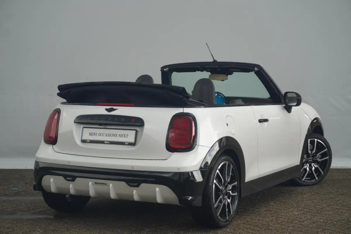 S | John Cooper Works uitvoering | Pakket XL | Stoelverwarming | Stuurwielverwarming