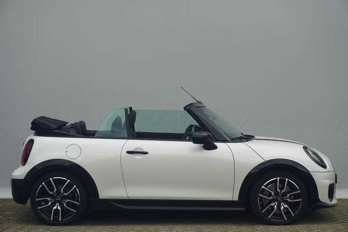 2.0 S John Cooper Works XL | John Cooper Works uitvoering | Pakket XL | Stoelverwarming | Stuurwielverwarming