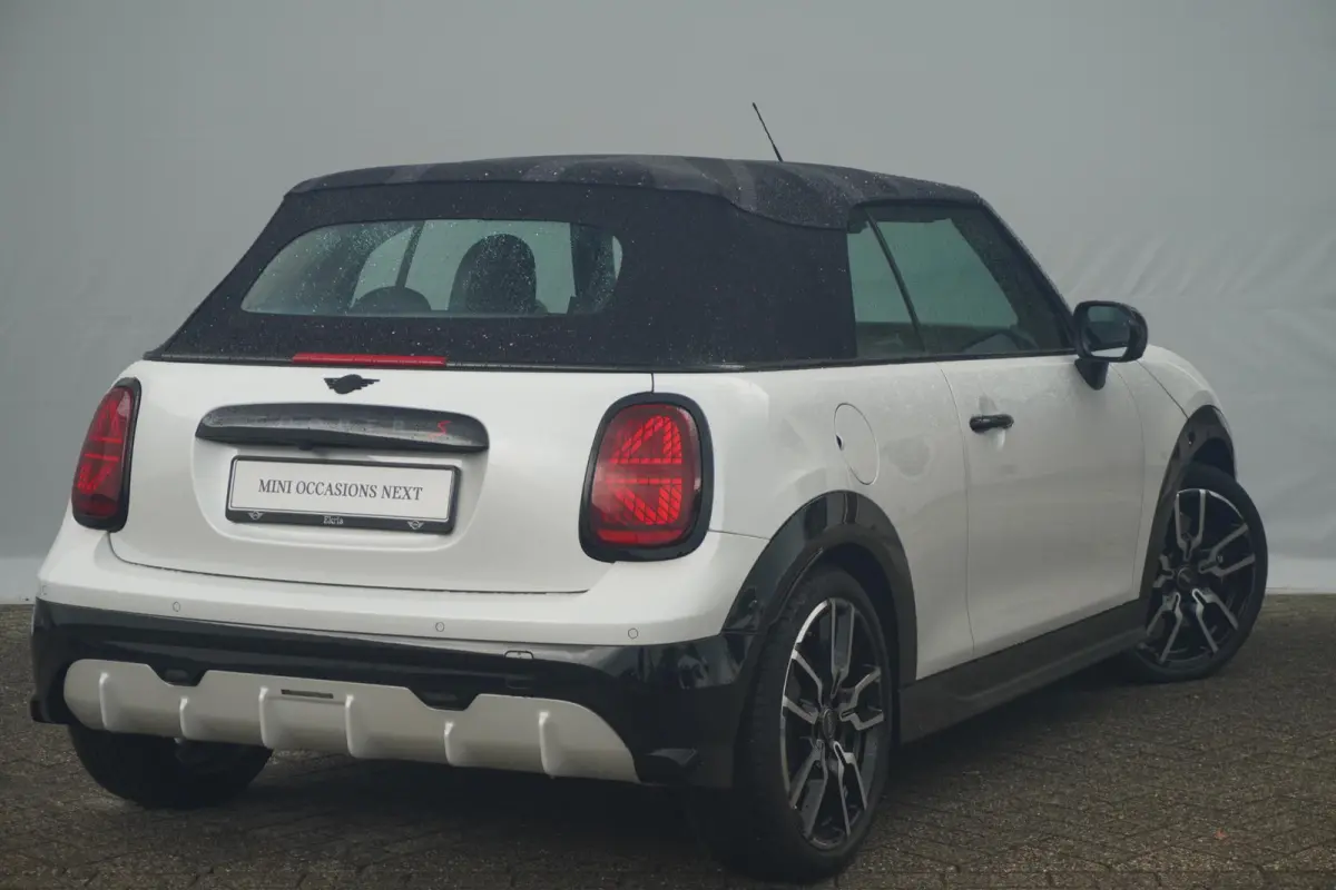S | John Cooper Works uitvoering | Pakket XL | Stoelverwarming | Stuurwielverwarming
