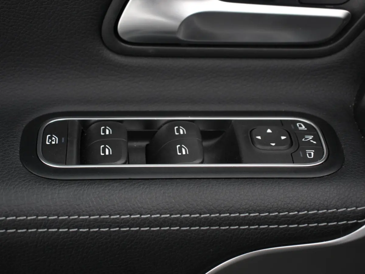 200 163pk DCT Progressive Navigatie Camera Parkeersensoren Elektrische achterklep Stoelverwarming Cruise Control Climate Control