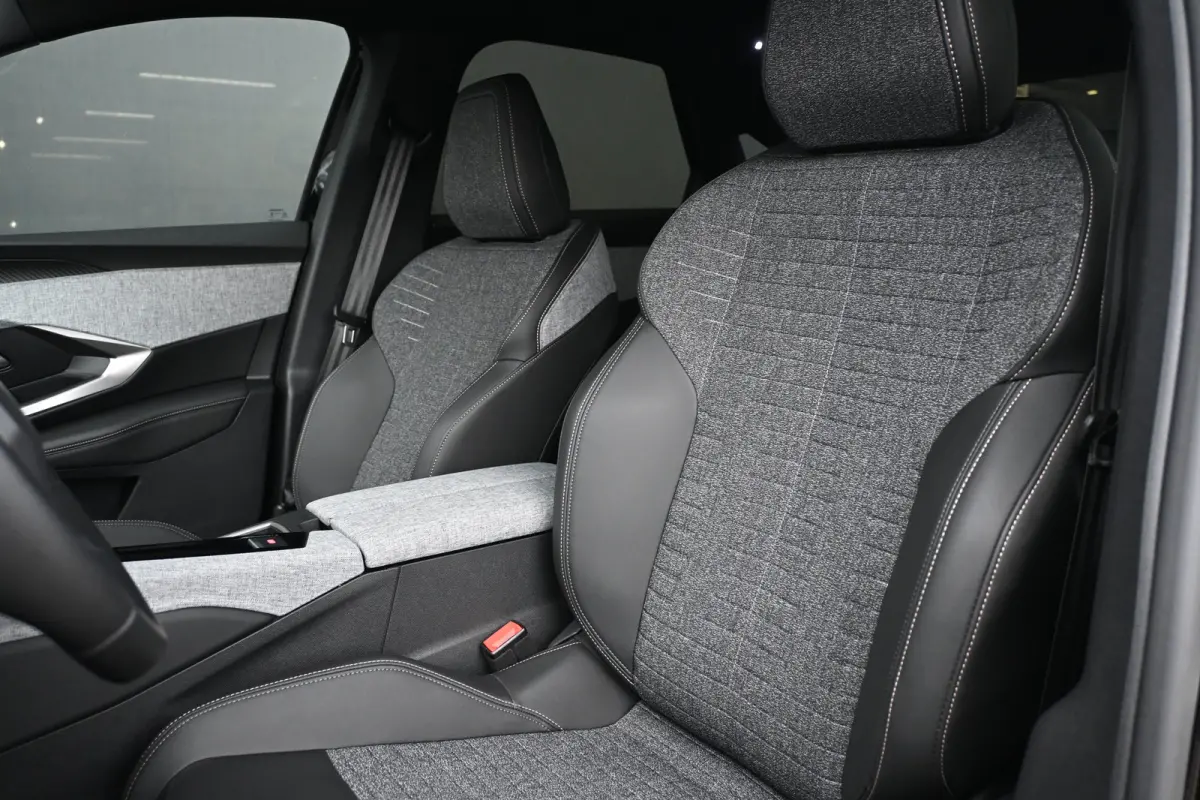 1.6 plug-in Hybrid 195 Allure Tot 8 Jaar Garantie! | Afn. Trekhaak | 7,4kW Lader | Achteruitrijcamera | Navigatie | Keyless-Entry | !!