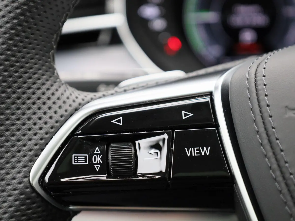 60 TFSI e quattro Lang | Adaptive cruise control | Nachtzichtassistent | Luchtvering | Glazen panoramadak | Dynamische vierwielbesturing | Bang & Olufsen Premium 3D | Head-up display | Dodeh
