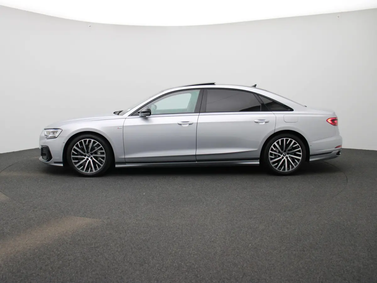 60 TFSI e quattro Lang | Adaptive cruise control | Nachtzichtassistent | Luchtvering | Glazen panoramadak | Dynamische vierwielbesturing | Bang & Olufsen Premium 3D | Head-up display | Dodeh