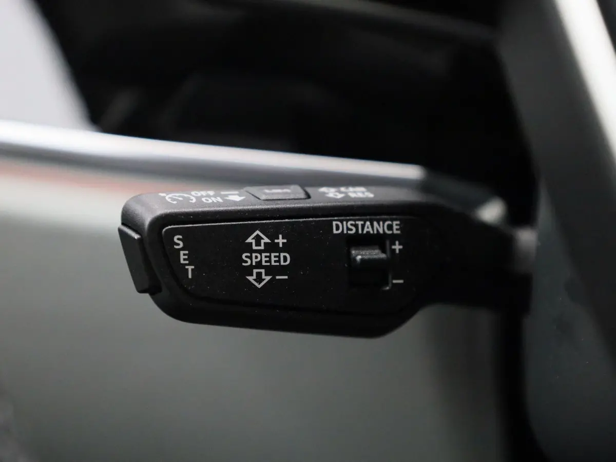 60 TFSI e quattro Lang | Adaptive cruise control | Nachtzichtassistent | Luchtvering | Glazen panoramadak | Dynamische vierwielbesturing | Bang & Olufsen Premium 3D | Head-up display | Dodeh