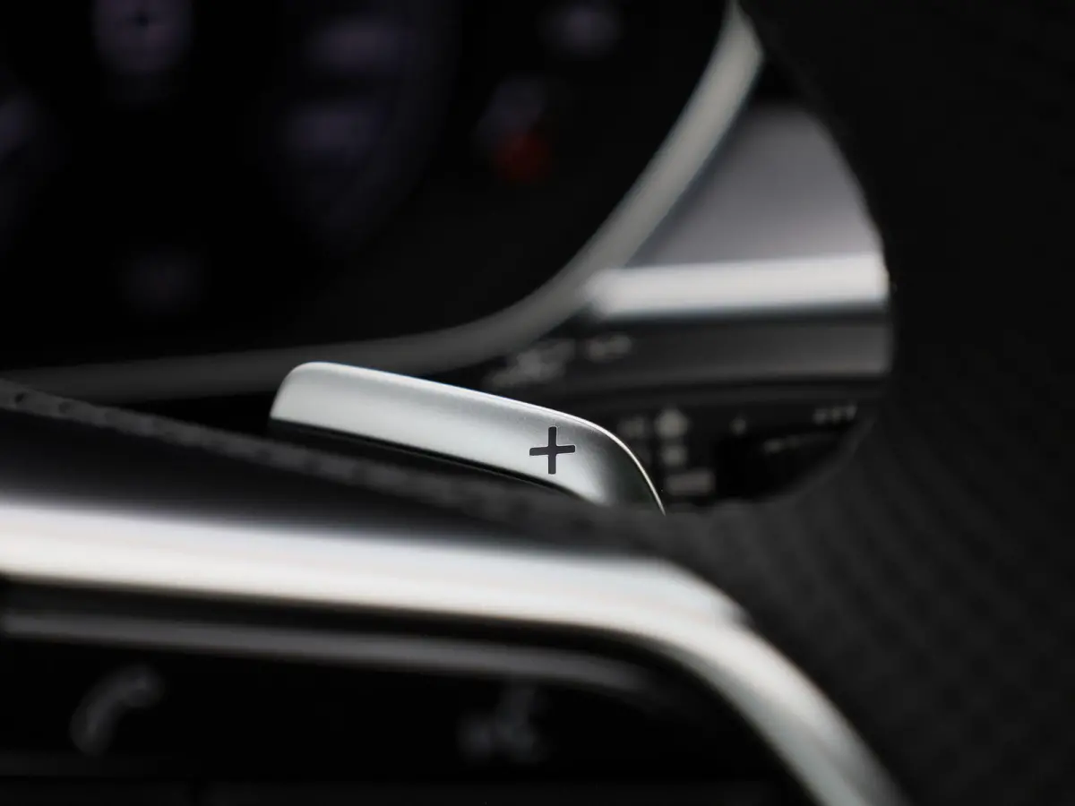 60 TFSI e quattro Lang | Adaptive cruise control | Nachtzichtassistent | Luchtvering | Glazen panoramadak | Dynamische vierwielbesturing | Bang & Olufsen Premium 3D | Head-up display | Dodeh