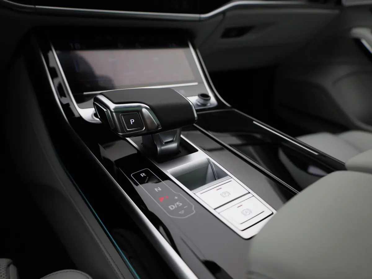 60 TFSI e quattro Lang | Adaptive cruise control | Nachtzichtassistent | Luchtvering | Glazen panoramadak | Dynamische vierwielbesturing | Bang & Olufsen Premium 3D | Head-up display | Dodeh