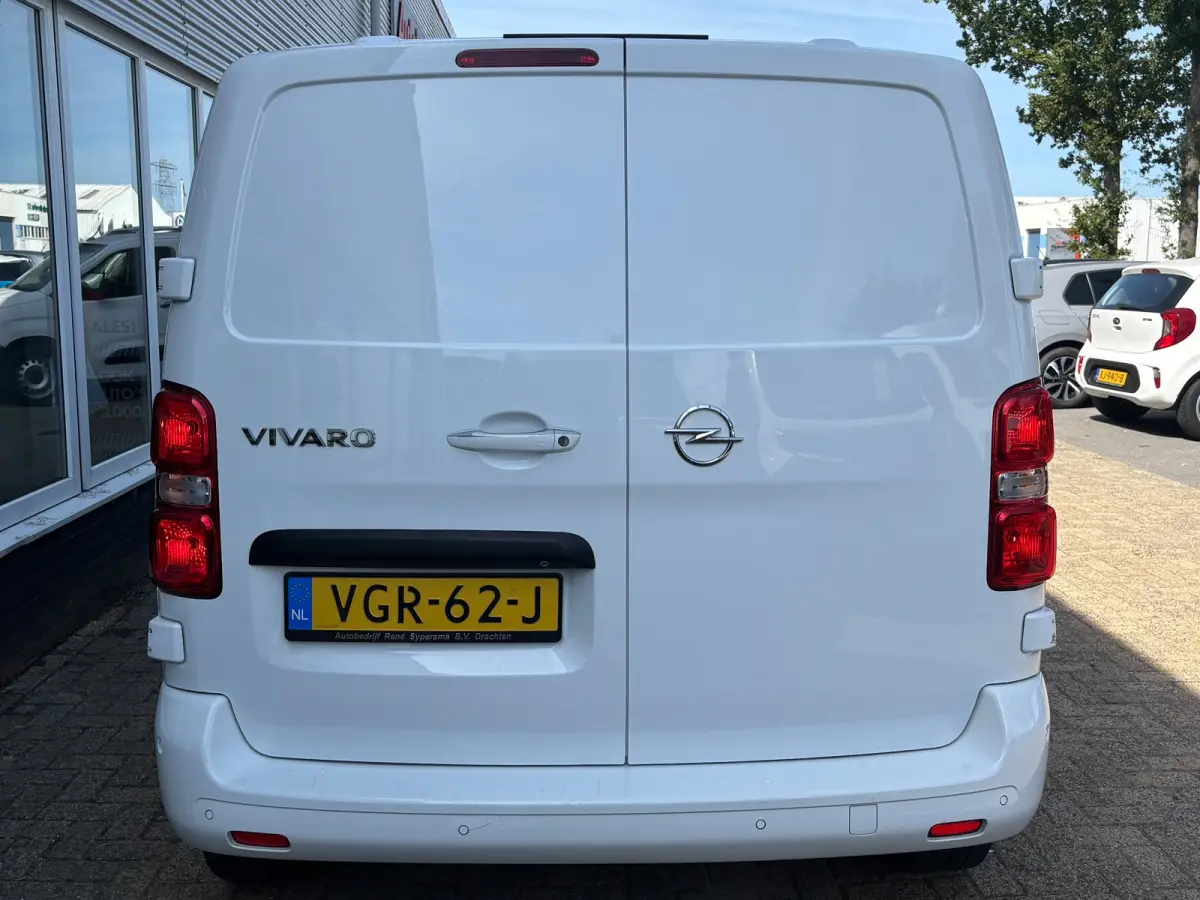 2.0 CDTI L3H1 Innovation | Automaat | 360 Camera | 3 Zitplaatsen | Apple Carplay