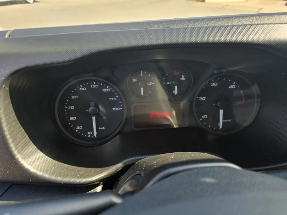 35C14V 2.3 410 H2 Camera Airco Cruise Bakwagen Volume dubbel lucht 30 m3