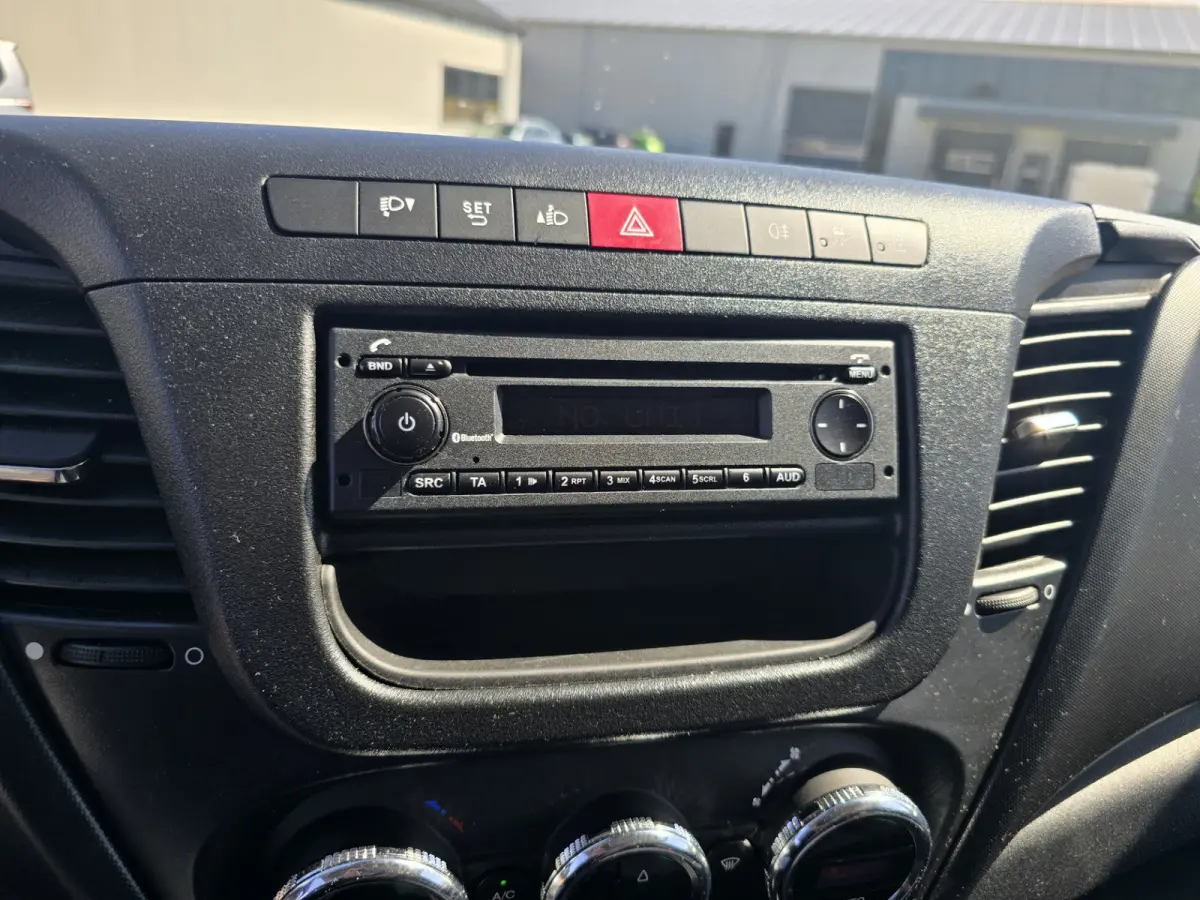 35C14V 2.3 410 H2 Camera Airco Cruise Bakwagen Volume dubbel lucht 30 m3