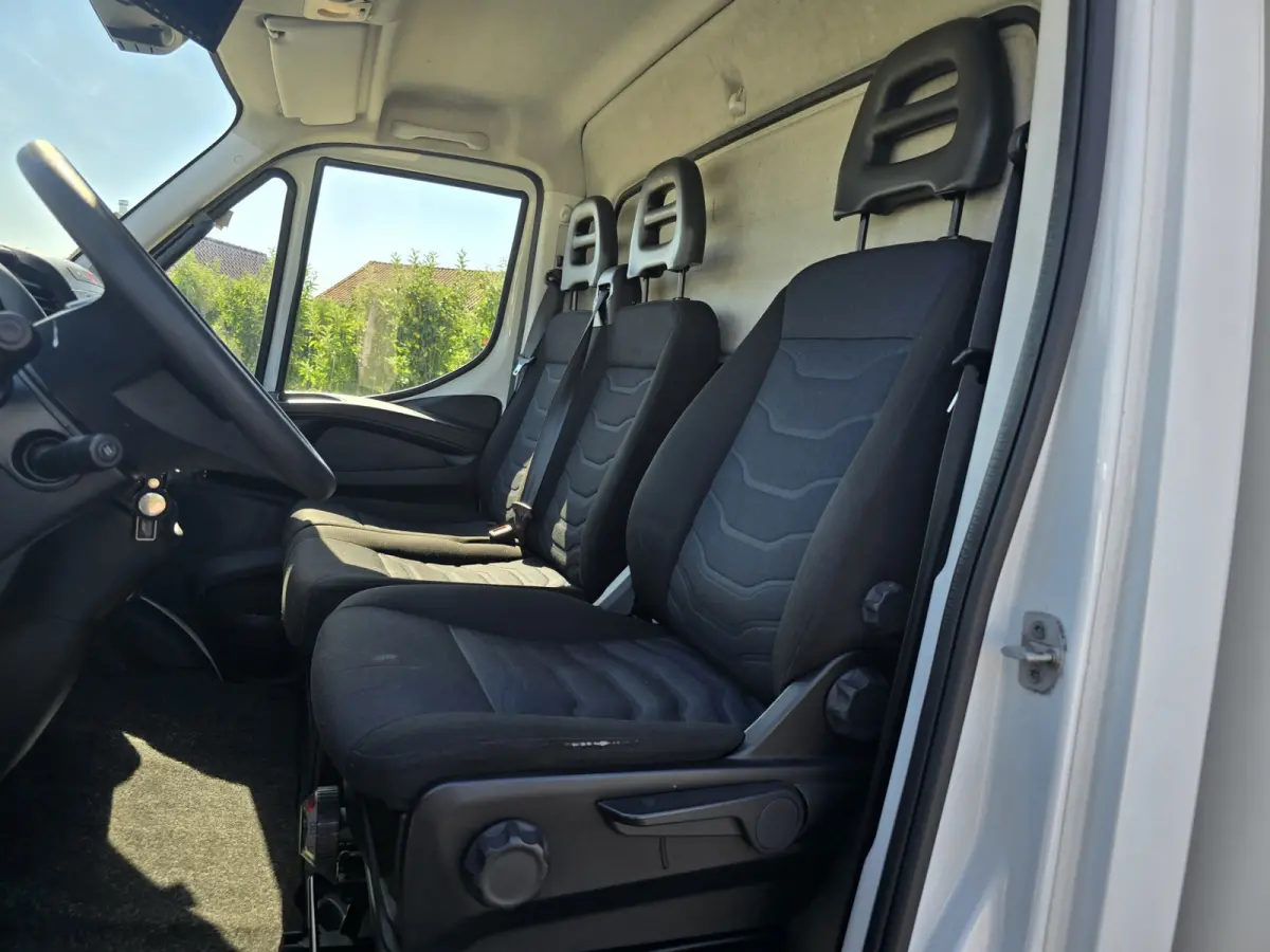 35C14V 2.3 410 H2 Camera Airco Cruise Bakwagen Volume dubbel lucht 30 m3