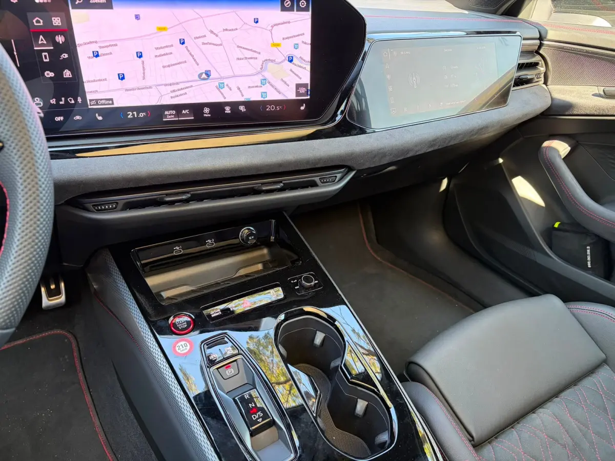 Avant S-line quattro 299PK | Panoramadak | Leder/alcantara | 360 camera | Bang&Olufsen | Head-up | Memory stoel |