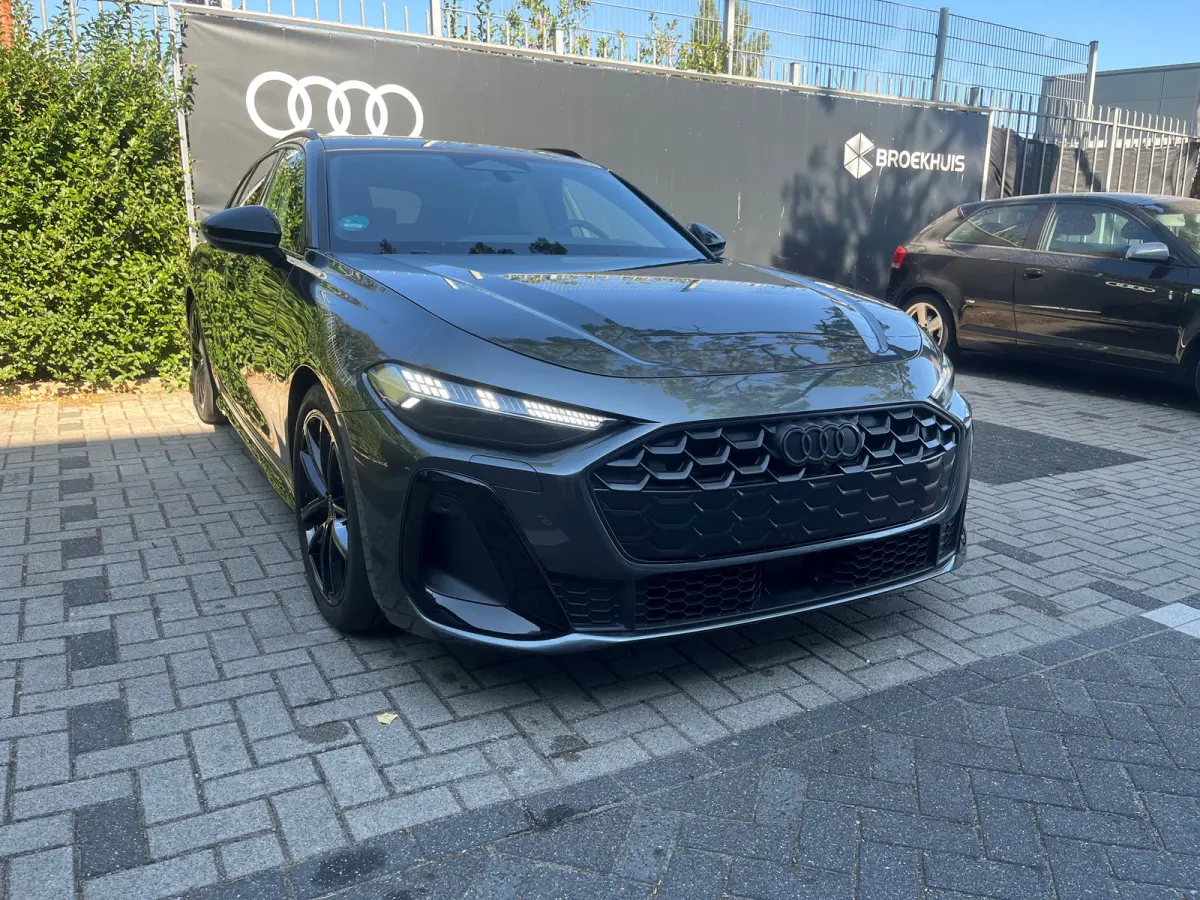 Avant S-line quattro 299PK | Panoramadak | Leder/alcantara | 360 camera | Bang&Olufsen | Head-up | Memory stoel |