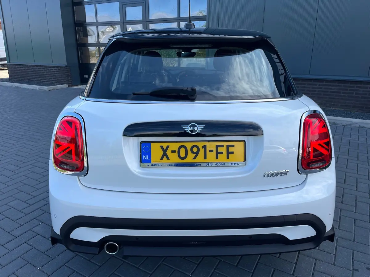 1.5 Cooper Camden Plus Edition NL.Auto/Two-Tone/Nieuw-Model/Full Led/Carplay/1Ste Eigenaar/Dealer onderhouden