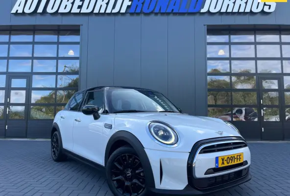 1.5 Cooper Camden Plus Edition NL.Auto/Two-Tone/Nieuw-Model/Full Led/Carplay/1Ste Eigenaar/Dealer onderhouden