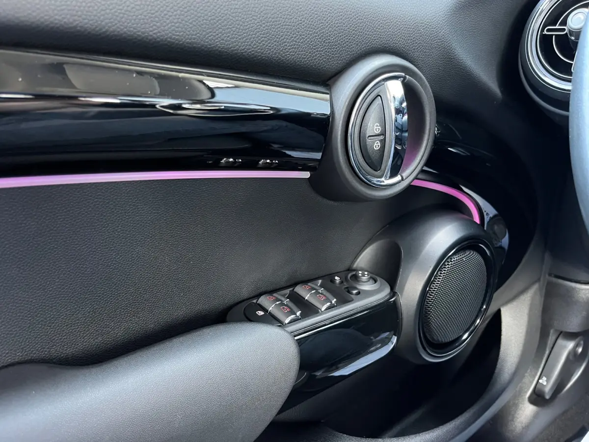 1.5 Cooper Camden Plus Edition NL.Auto/Two-Tone/Nieuw-Model/Full Led/Carplay/1Ste Eigenaar/Dealer onderhouden