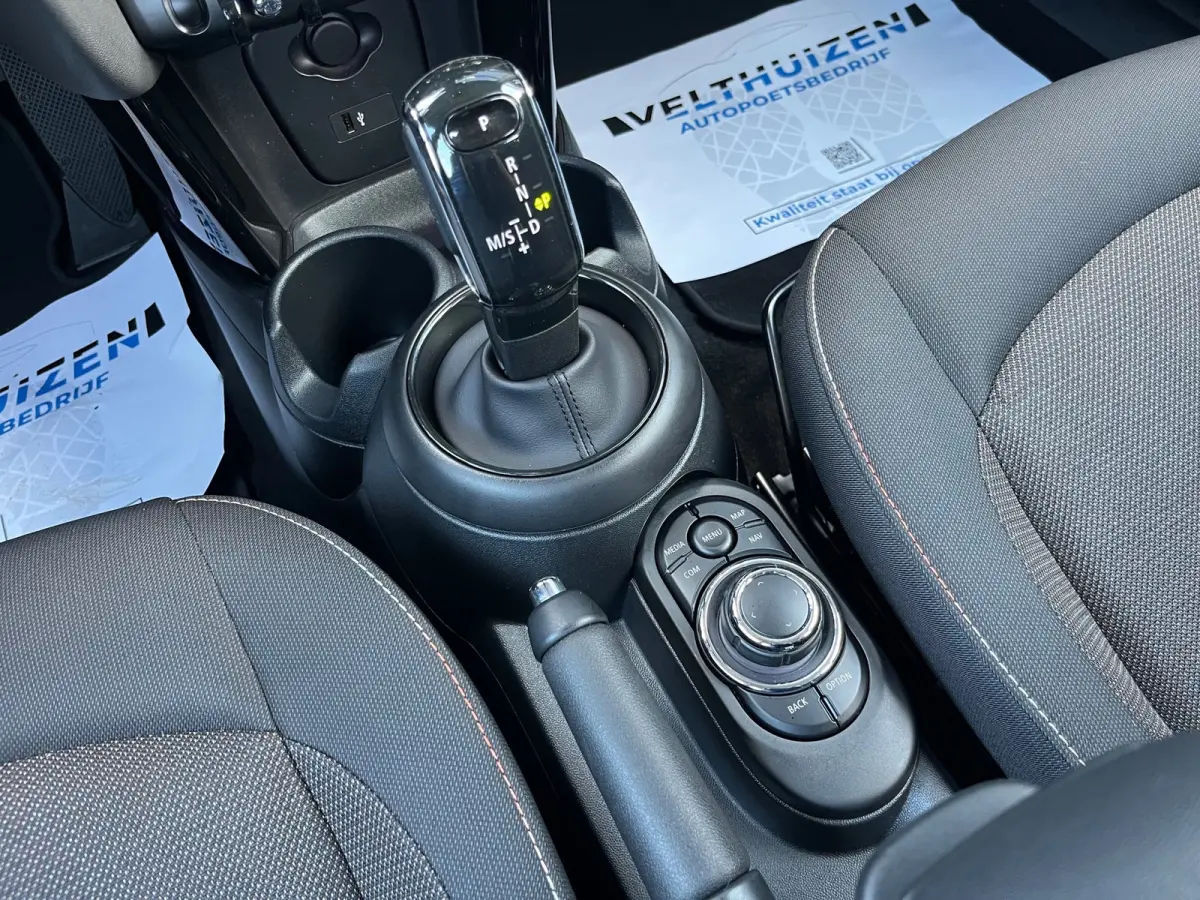 1.5 Cooper Camden Plus Edition NL.Auto/Two-Tone/Nieuw-Model/Full Led/Carplay/1Ste Eigenaar/Dealer onderhouden