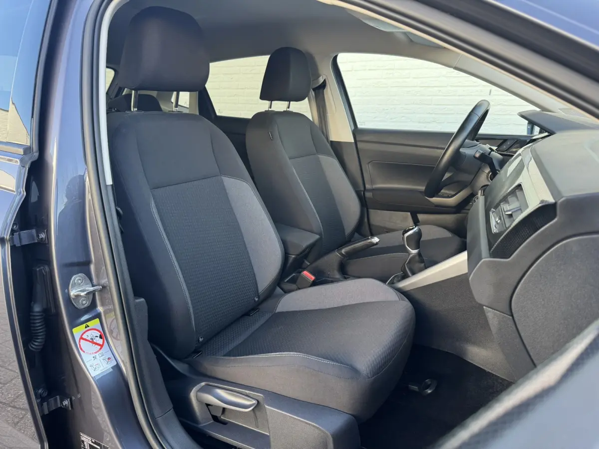 1.0 TSI Life Edition Camera Carplay Adaptive cruise Airco All season banden
