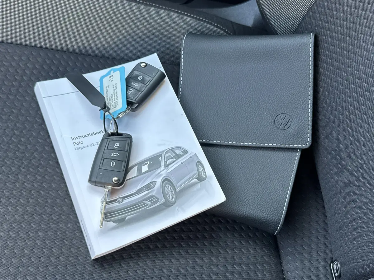 1.0 TSI Life Edition Camera Carplay Adaptive cruise Airco All season banden