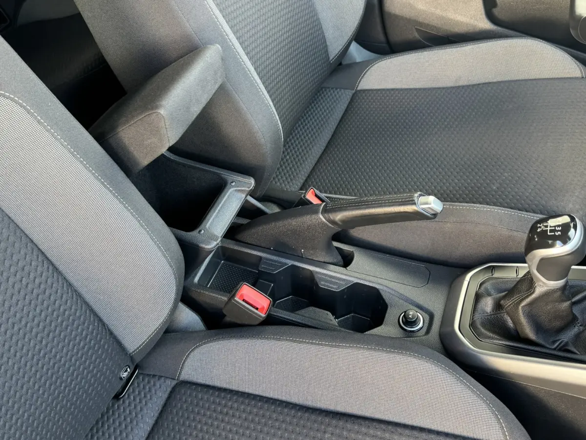 1.0 TSI Life Edition Camera Carplay Adaptive cruise Airco All season banden