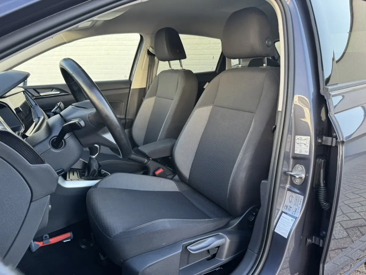 1.0 TSI Life Edition Camera Carplay Adaptive cruise Airco All season banden