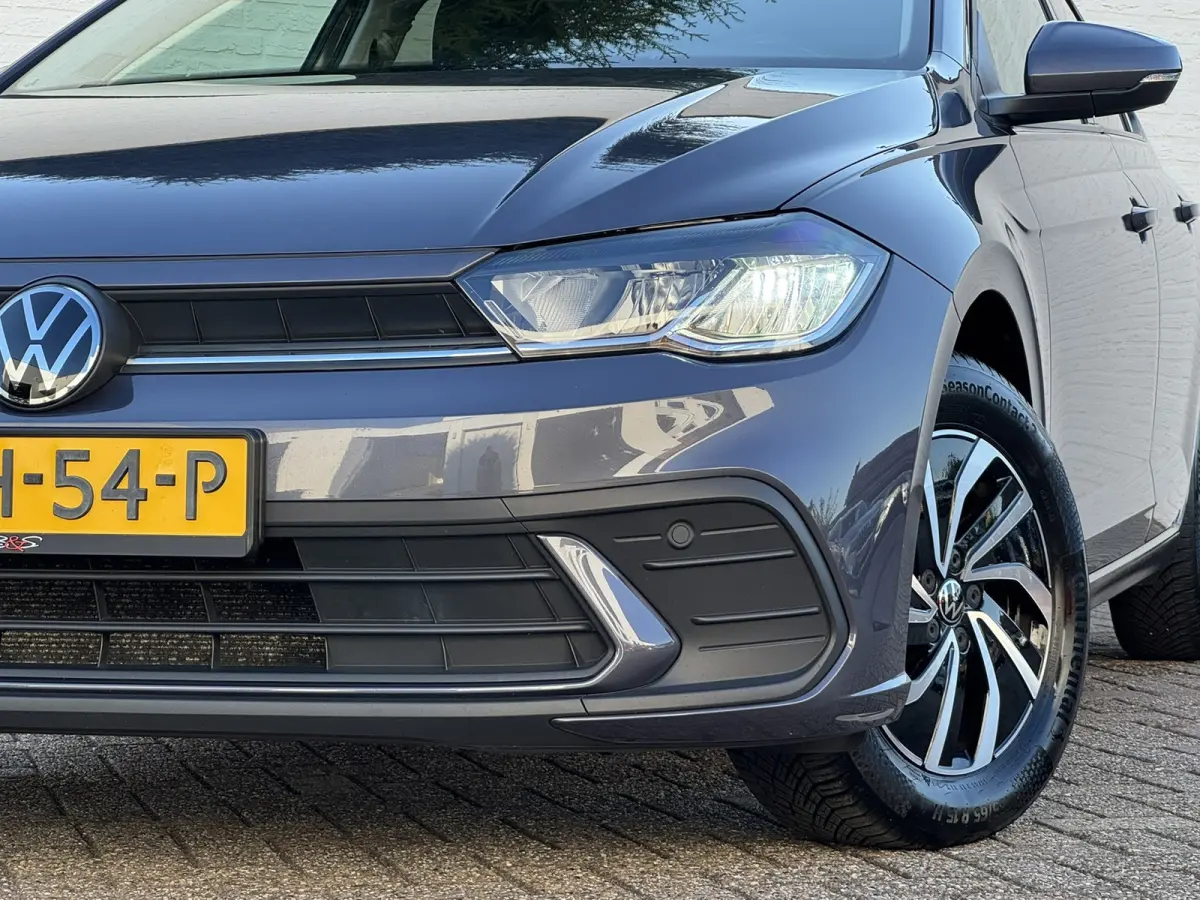 1.0 TSI Life Edition Camera Carplay Adaptive cruise Airco All season banden