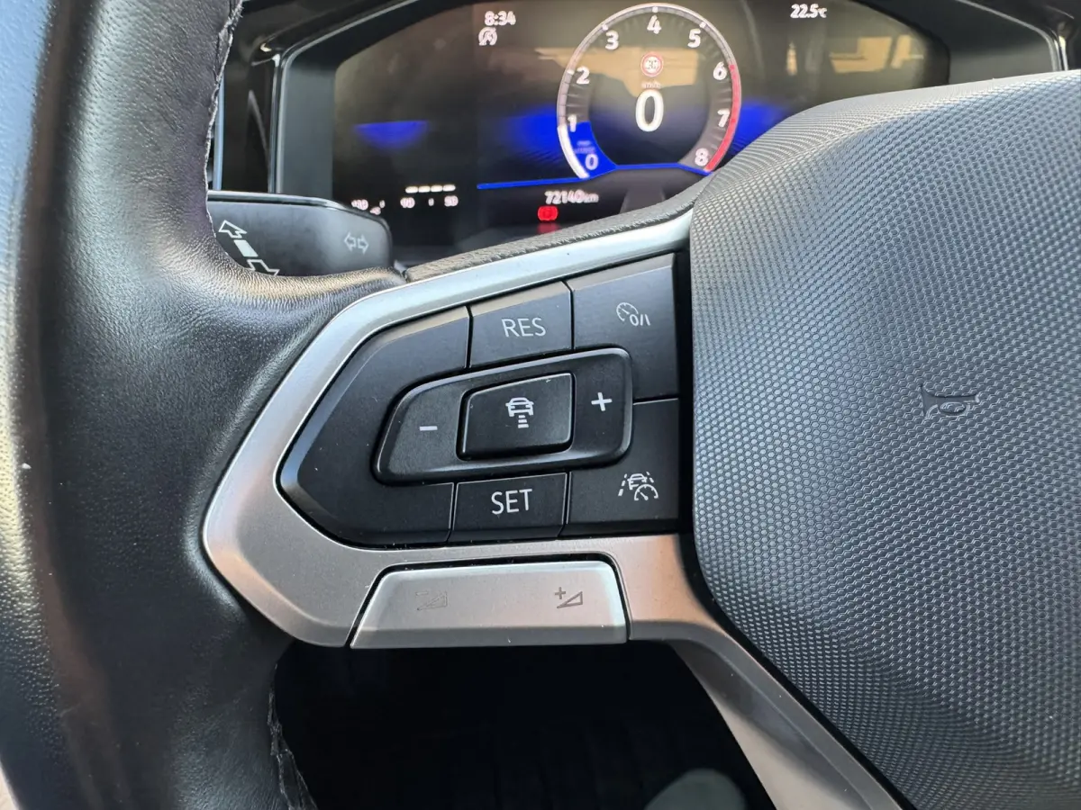 1.0 TSI Life Edition Camera Carplay Adaptive cruise Airco All season banden