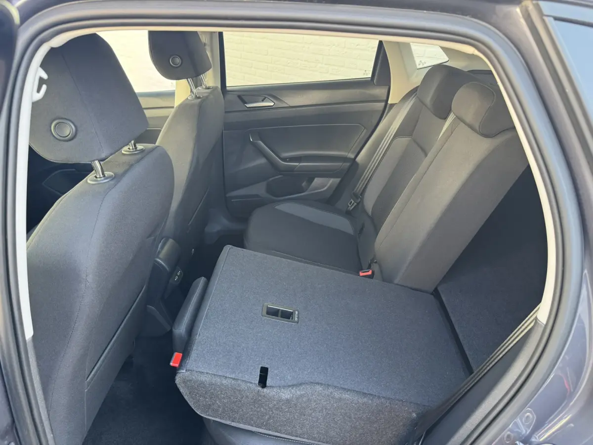 1.0 TSI Life Edition Camera Carplay Adaptive cruise Airco All season banden