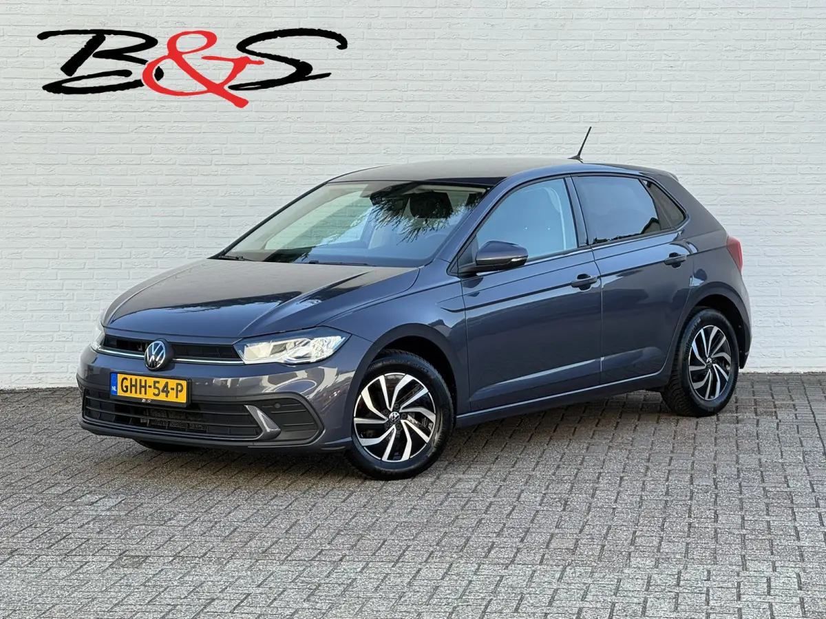 1.0 TSI Life Edition Camera Carplay Adaptive cruise Airco All season banden