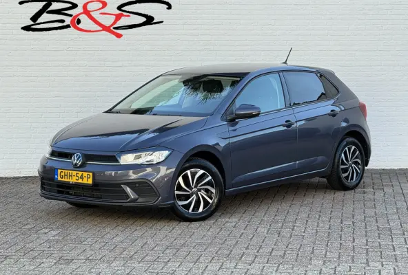 1.0 TSI Life Edition Camera Carplay Adaptive cruise Airco All season banden