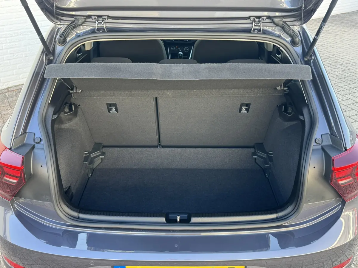 1.0 TSI Life Edition Camera Carplay Adaptive cruise Airco All season banden