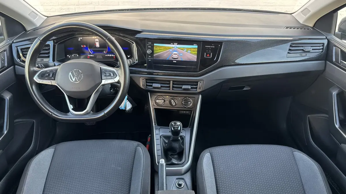 1.0 TSI Life Edition Camera Carplay Adaptive cruise Airco All season banden