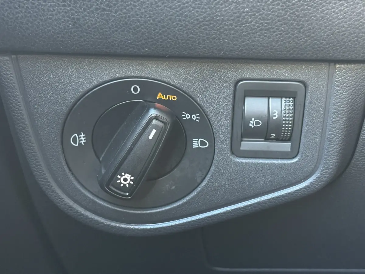 1.0 TSI Life Edition Camera Carplay Adaptive cruise Airco All season banden