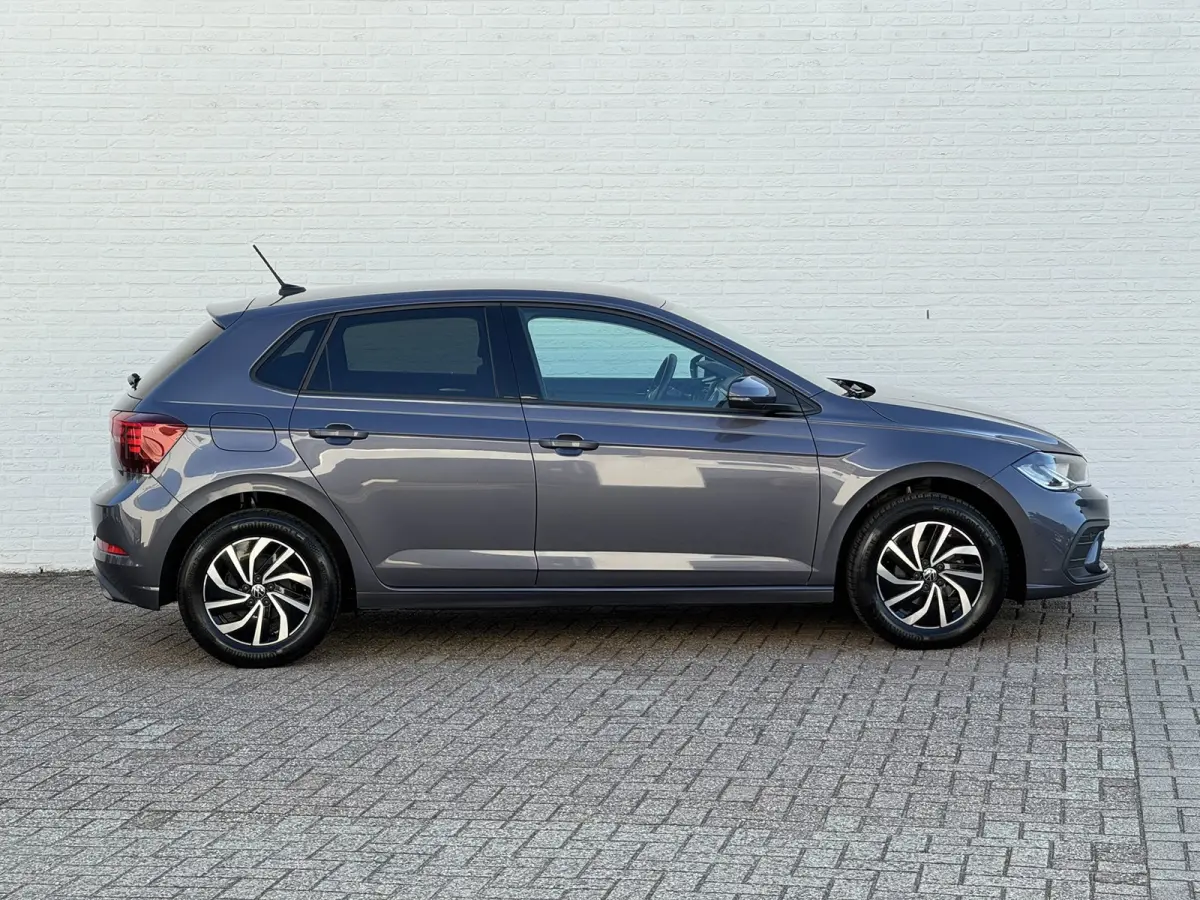 1.0 TSI Life Edition Camera Carplay Adaptive cruise Airco All season banden