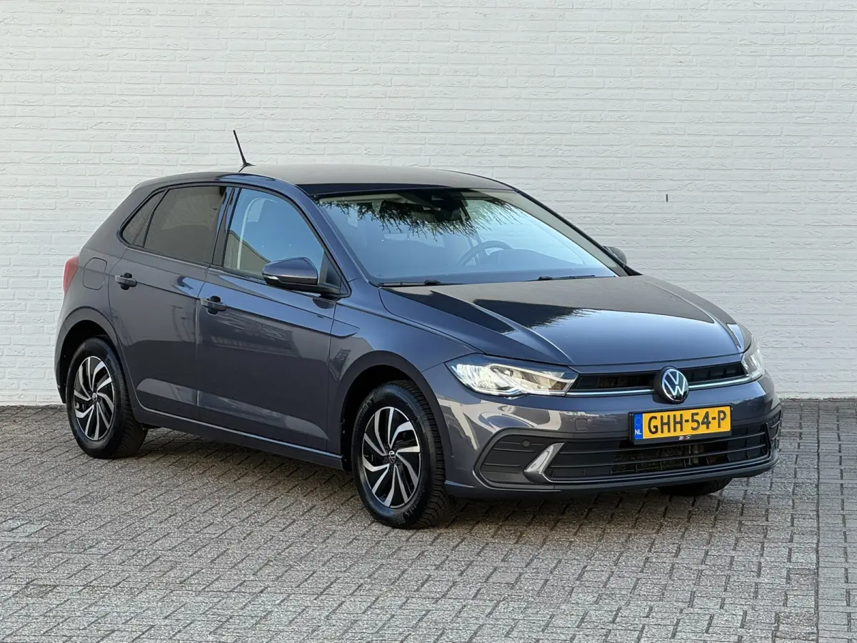 1.0 TSI Life Edition Camera Carplay Adaptive cruise Airco All season banden