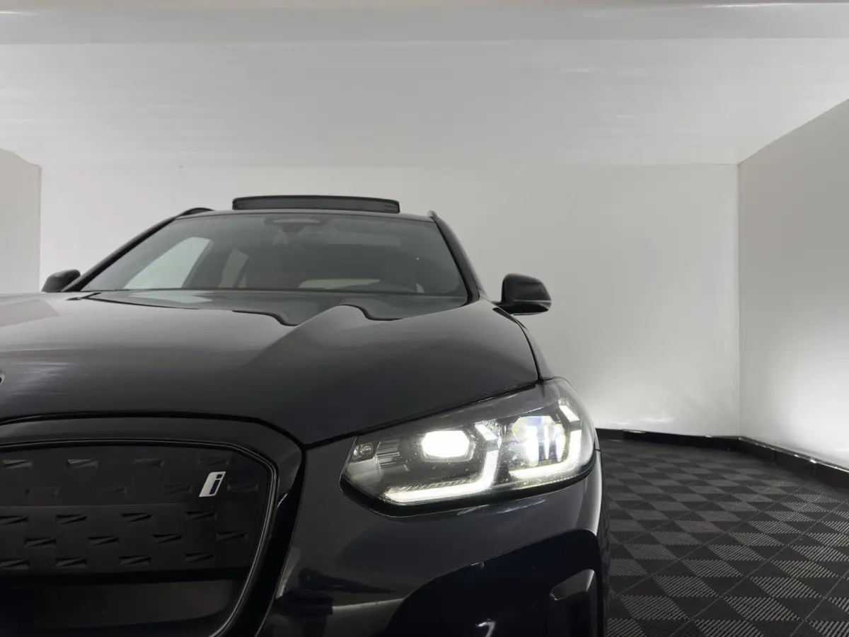 M-Pack High Executive 80 kWh [3-Fase-11kW] {SoH-99%} (INCL-BTW) Aut. *PANO | LEATHER | ADAPTIVE-CRUISE | FULL-LED | HARMAN/KARDON-AUDIO | BLINDSPOT | DIGI-COCKPIT | HEATED-SPORTSEATS | CAMER