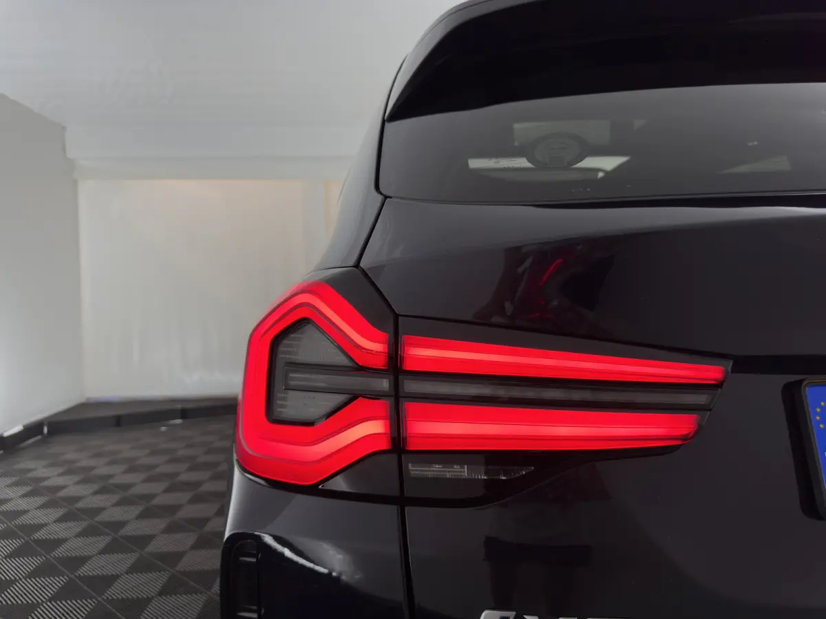 M-Pack High Executive 80 kWh [3-Fase-11kW] {SoH-99%} (INCL-BTW) Aut. *PANO | LEATHER | ADAPTIVE-CRUISE | FULL-LED | HARMAN/KARDON-AUDIO | BLINDSPOT | DIGI-COCKPIT | HEATED-SPORTSEATS | CAMER