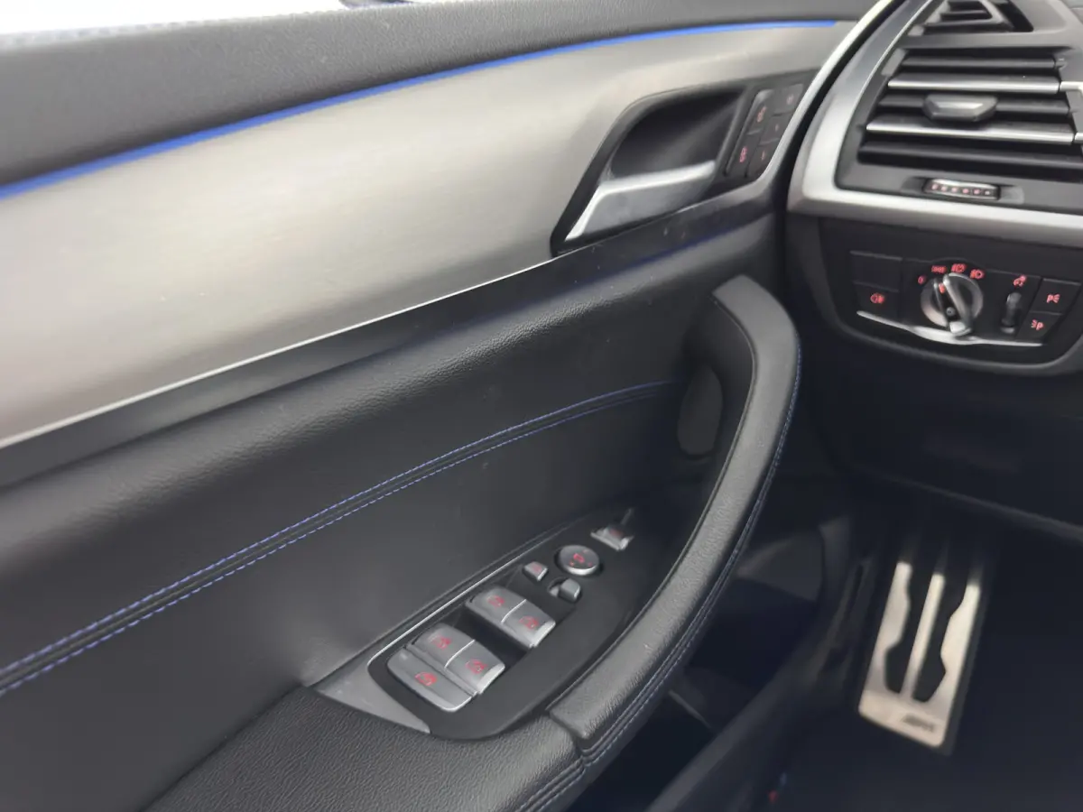 M-Pack High Executive 80 kWh [3-Fase-11kW] {SoH-99%} (INCL-BTW) Aut. *PANO | LEATHER | ADAPTIVE-CRUISE | FULL-LED | HARMAN/KARDON-AUDIO | BLINDSPOT | DIGI-COCKPIT | HEATED-SPORTSEATS | CAMER