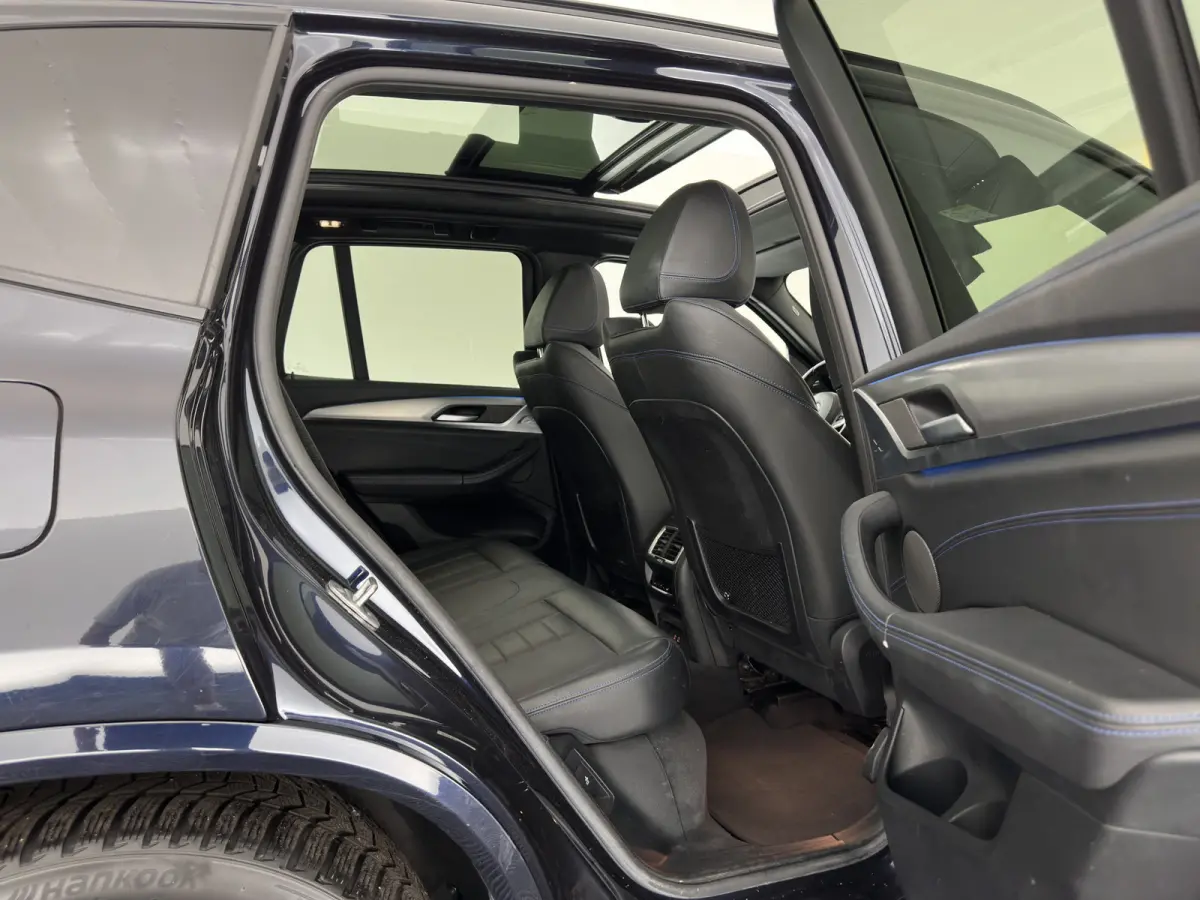 M-Pack High Executive 80 kWh [3-Fase-11kW] {SoH-99%} (INCL-BTW) Aut. *PANO | LEATHER | ADAPTIVE-CRUISE | FULL-LED | HARMAN/KARDON-AUDIO | BLINDSPOT | DIGI-COCKPIT | HEATED-SPORTSEATS | CAMER