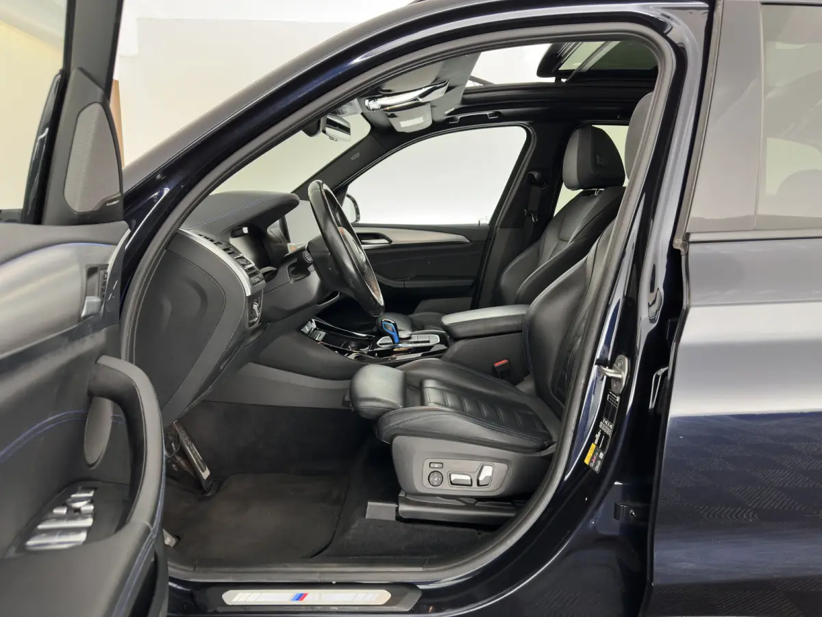 M-Pack High Executive 80 kWh [3-Fase-11kW] {SoH-99%} (INCL-BTW) Aut. *PANO | LEATHER | ADAPTIVE-CRUISE | FULL-LED | HARMAN/KARDON-AUDIO | BLINDSPOT | DIGI-COCKPIT | HEATED-SPORTSEATS | CAMER