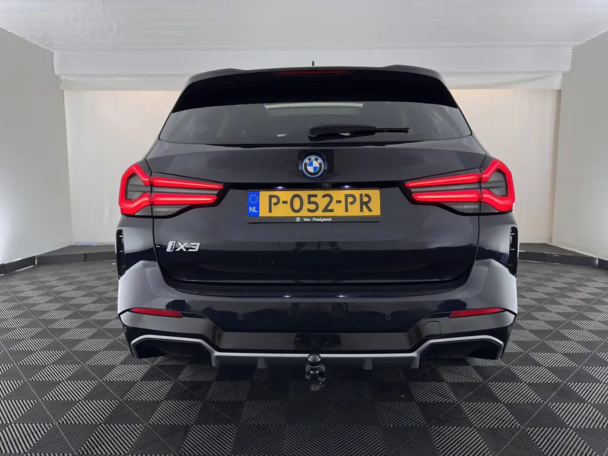 M-Pack High Executive 80 kWh [3-Fase-11kW] {SoH-99%} (INCL-BTW) Aut. *PANO | LEATHER | ADAPTIVE-CRUISE | FULL-LED | HARMAN/KARDON-AUDIO | BLINDSPOT | DIGI-COCKPIT | HEATED-SPORTSEATS | CAMER
