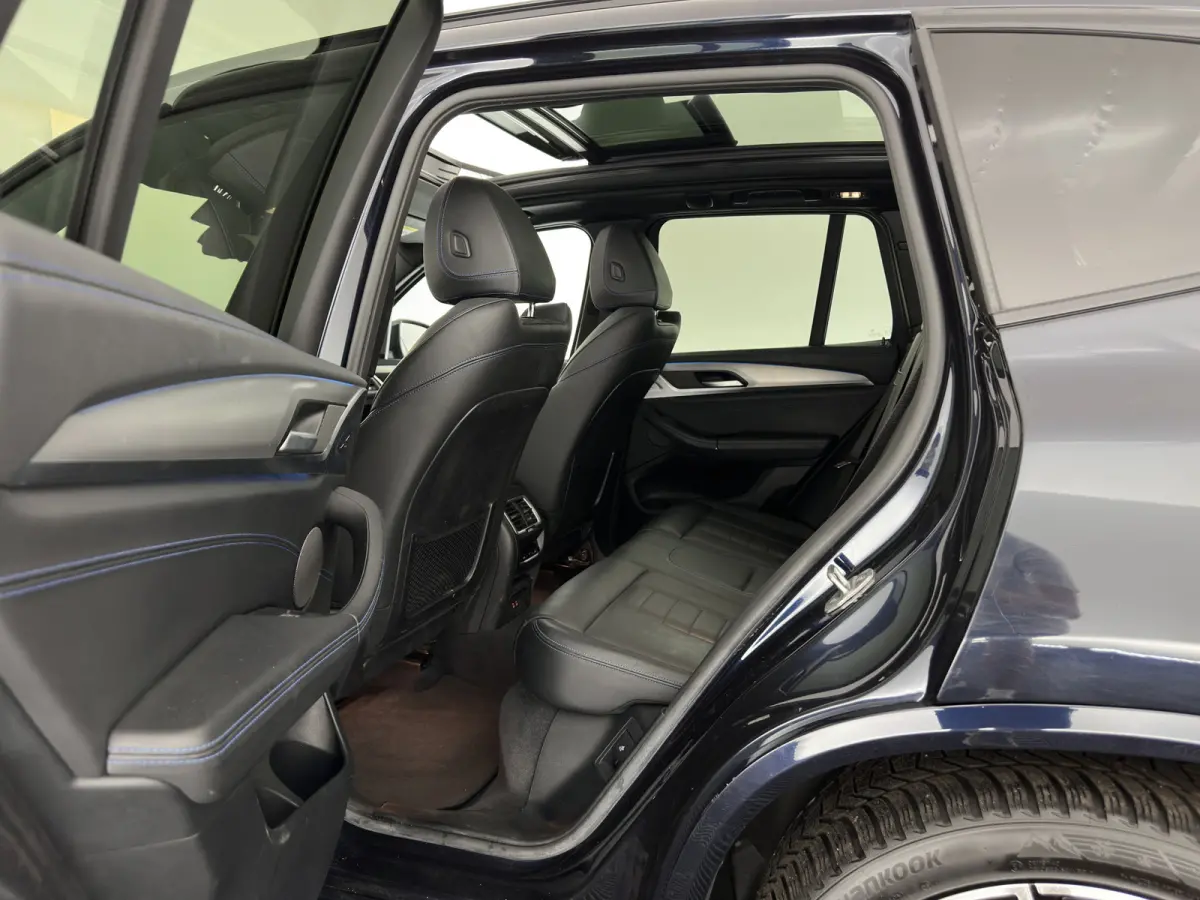M-Pack High Executive 80 kWh [3-Fase-11kW] {SoH-99%} (INCL-BTW) Aut. *PANO | LEATHER | ADAPTIVE-CRUISE | FULL-LED | HARMAN/KARDON-AUDIO | BLINDSPOT | DIGI-COCKPIT | HEATED-SPORTSEATS | CAMER