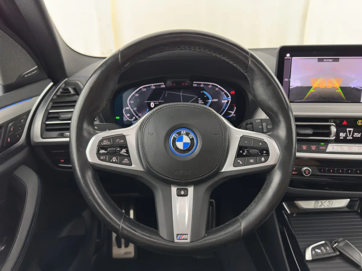 M-Pack High Executive 80 kWh [3-Fase-11kW] {SoH-99%} (INCL-BTW) Aut. *PANO | LEATHER | ADAPTIVE-CRUISE | FULL-LED | HARMAN/KARDON-AUDIO | BLINDSPOT | DIGI-COCKPIT | HEATED-SPORTSEATS | CAMER