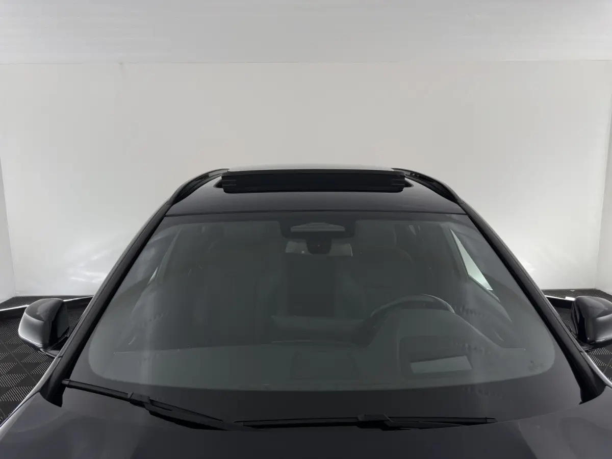 M-Pack High Executive 80 kWh [3-Fase-11kW] {SoH-99%} (INCL-BTW) Aut. *PANO | LEATHER | ADAPTIVE-CRUISE | FULL-LED | HARMAN/KARDON-AUDIO | BLINDSPOT | DIGI-COCKPIT | HEATED-SPORTSEATS | CAMER