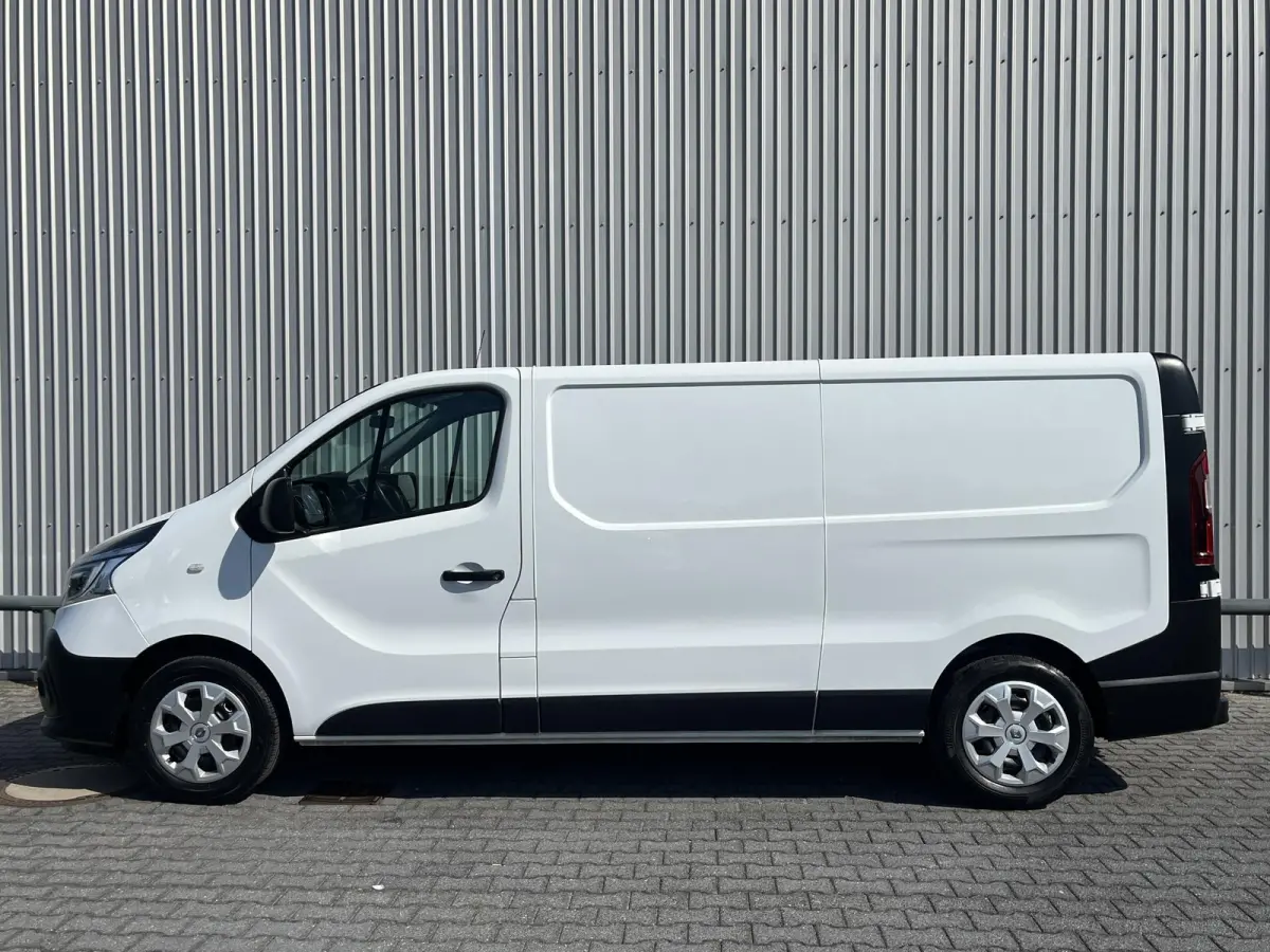 2.0 dCi 120 T29 L2H1*NAVI*HAAK*CRUISE*A/C*TEL*3PER