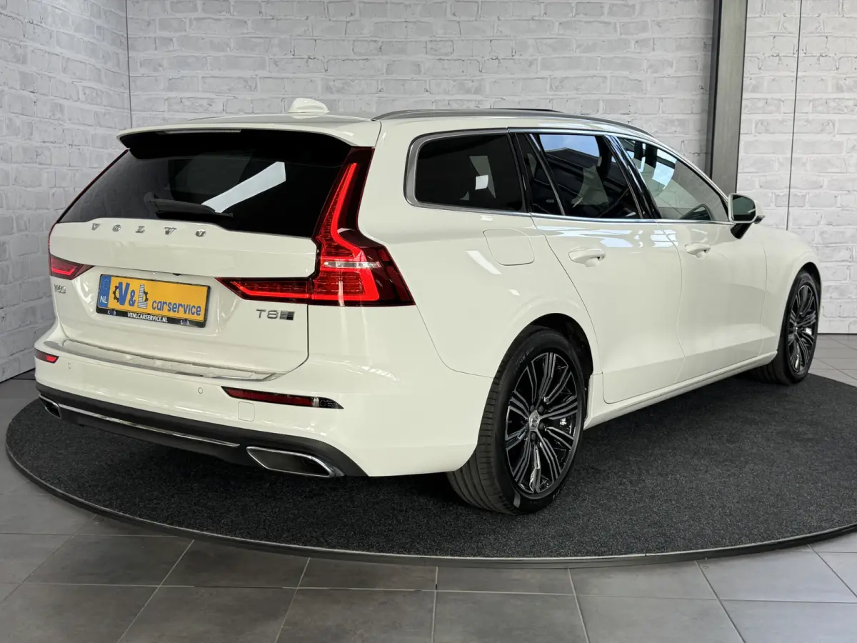 2.0 T8 Twin Engine AWD Inscription B&W HUD Pano Trekhaak Pilot Assist
